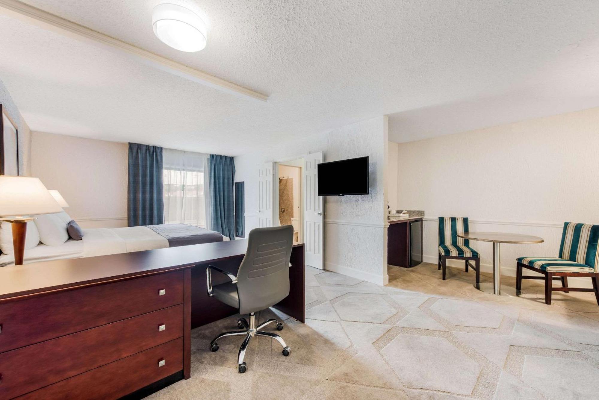 The Blu Hotel Blue Ash Cincinnati, Ascend Hotel Collection Kültér fotó